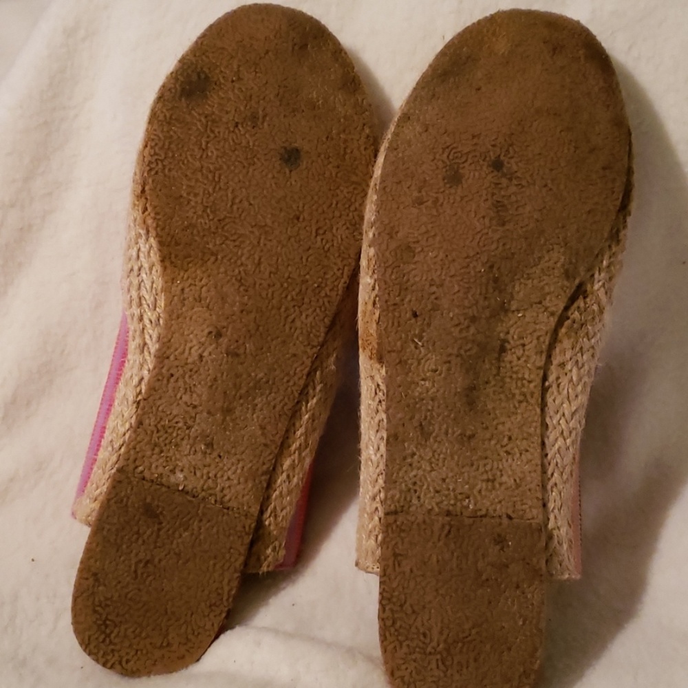 Shoes - Picture 2 of 4